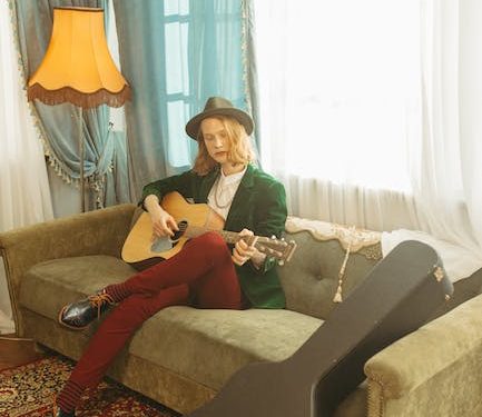 Vintage Vibes: Classic Makeup Looks for Timeless Beauty