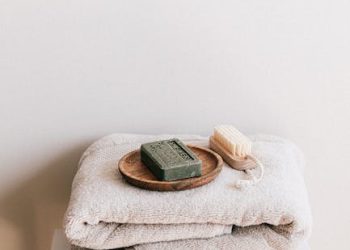 Everyday Radiance: Simple Makeup Tips for a Fresh Look