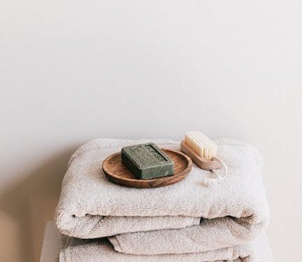 Everyday Radiance: Simple Makeup Tips for a Fresh Look