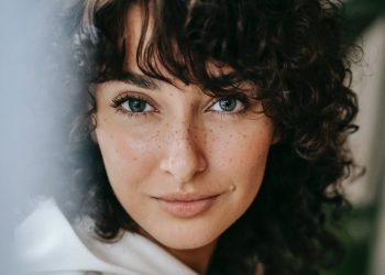 Curl Command: Mastering the Art of Curling Your Hair